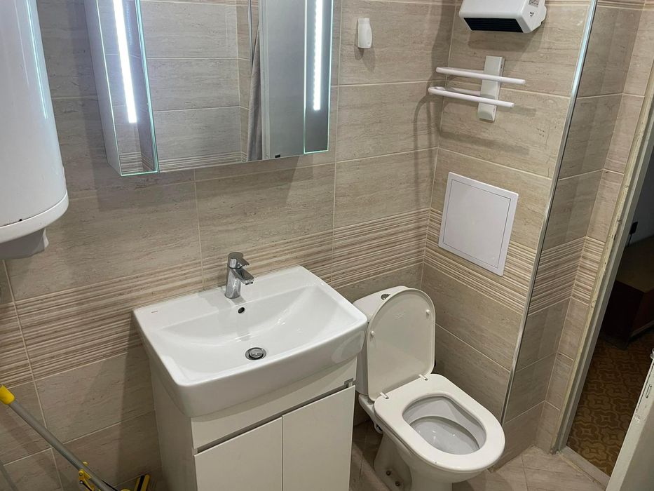 Дава се под наем Двустаен апартамент в Бургас, Изгрев - 55 кв.м за 153 € - Снимка #4