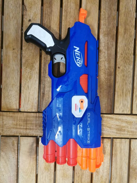 Pușcă NERF Dual Strike