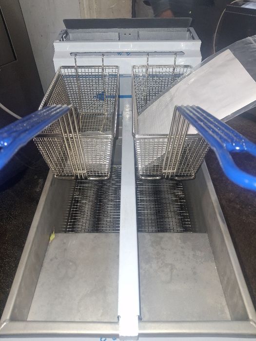 Фритюрник НОВ професионален на газ IMPERIAL