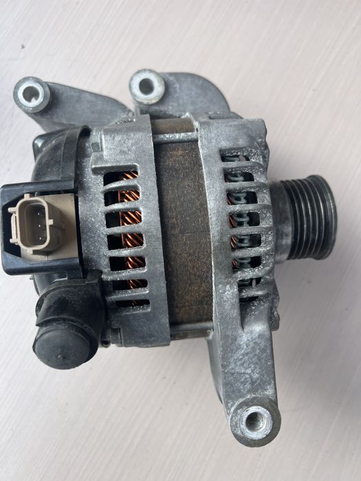 Продам генератор на форд