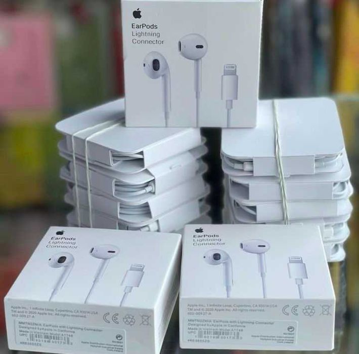 Apple EarPods • USB-C • Lightning
