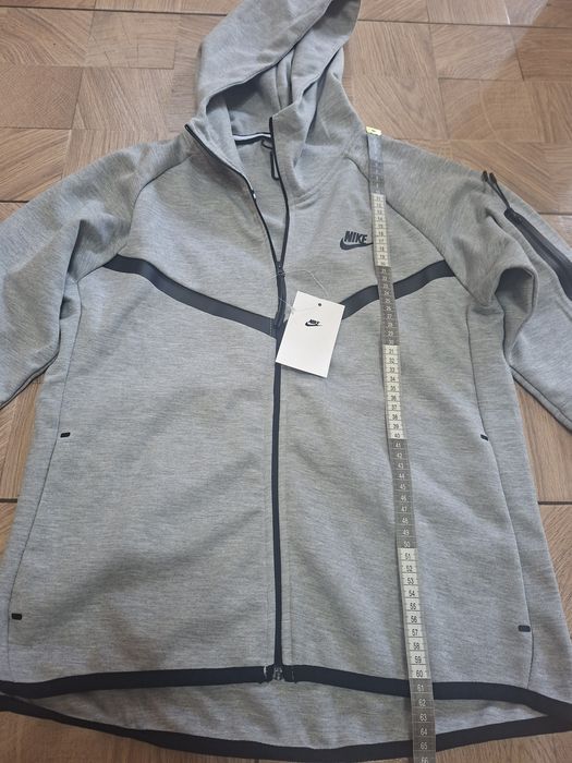 Trening Nike pentru damă,nou cu etichetă,de culoare gri