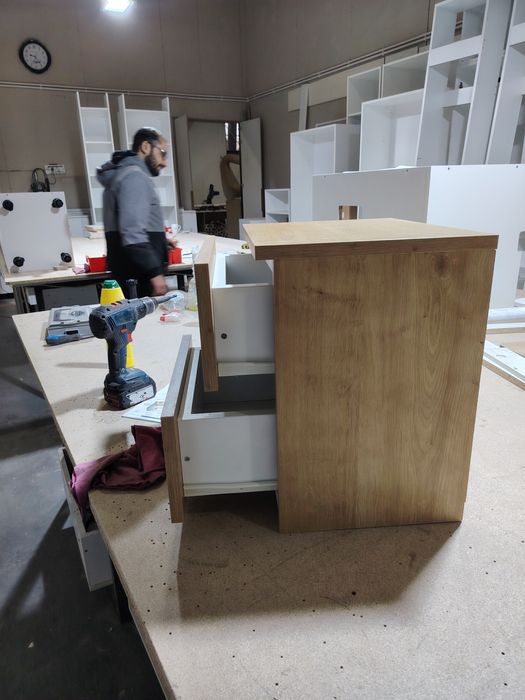 Noptiere diferite modele