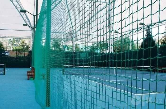 Futbol maydonlari va sport zallar uchun himoya setkalar