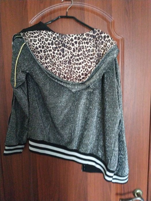 Спортшик костюм тройка для девушки новый