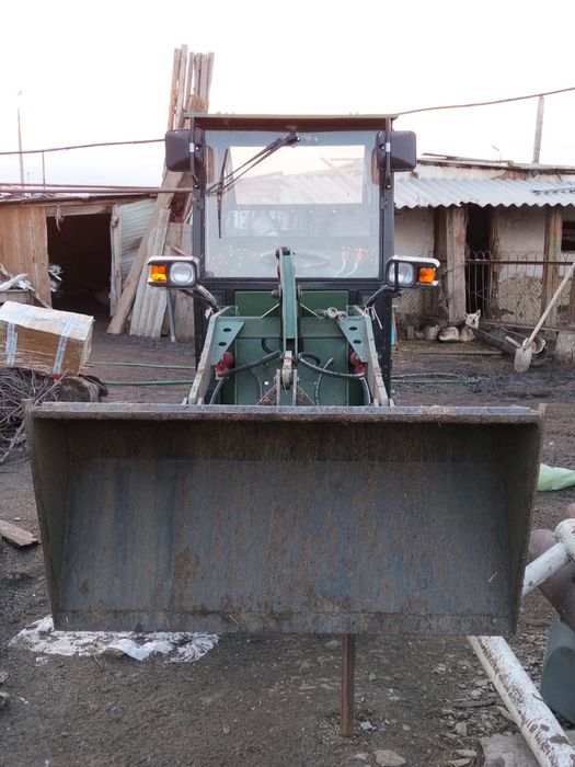 Продам фронтальный погрузчик