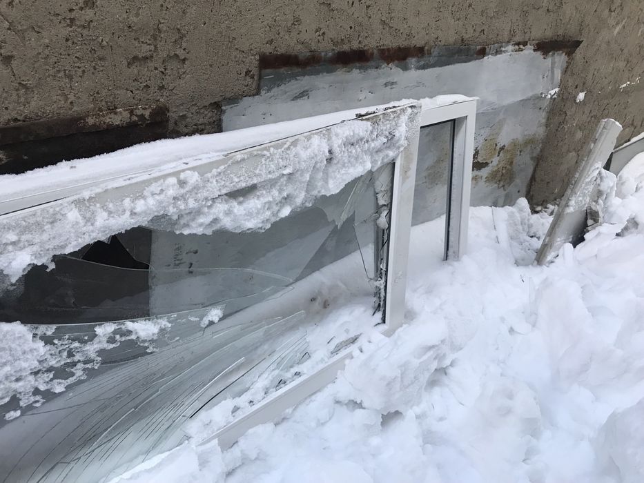 пластиковые двери, 1 окно