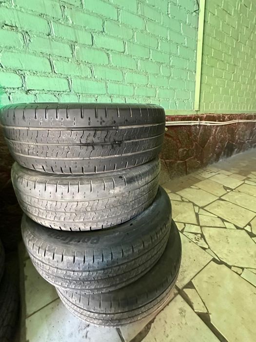 Продаю резину , комплект срочно