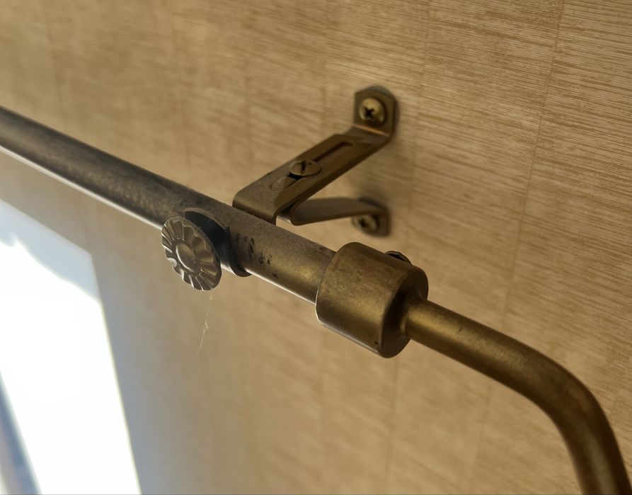 Карниз для штор.