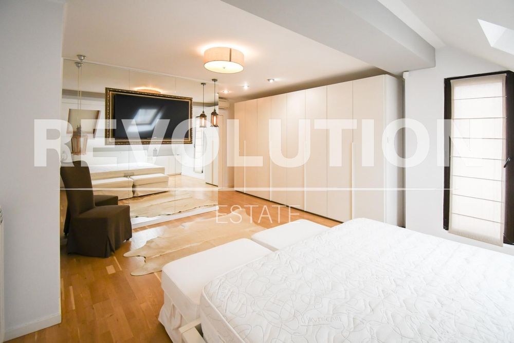 Дава се под наем Тристаен апартамент в София, Център - 125 кв.м за 1495.83 € - Снимка #6