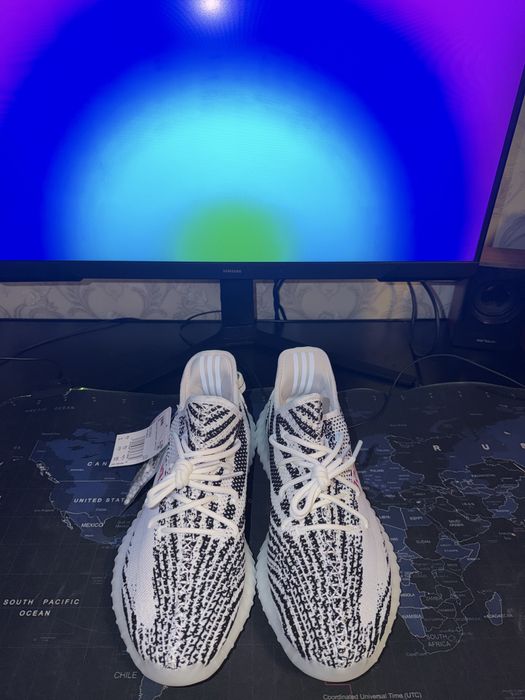 yeezy 350v2 zebra