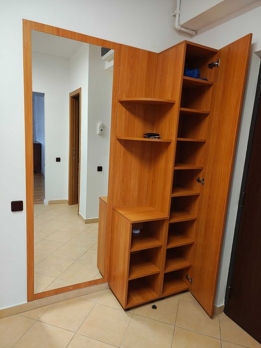 Dulap pentru hol pentru haine, cu cuier si pantofar, cu loc de sezut, + ... -executat la comanda MDF - funir de culoare frasin de calitate f. buna