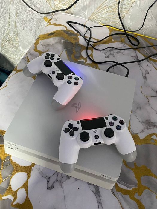 Playstation 4 slim
