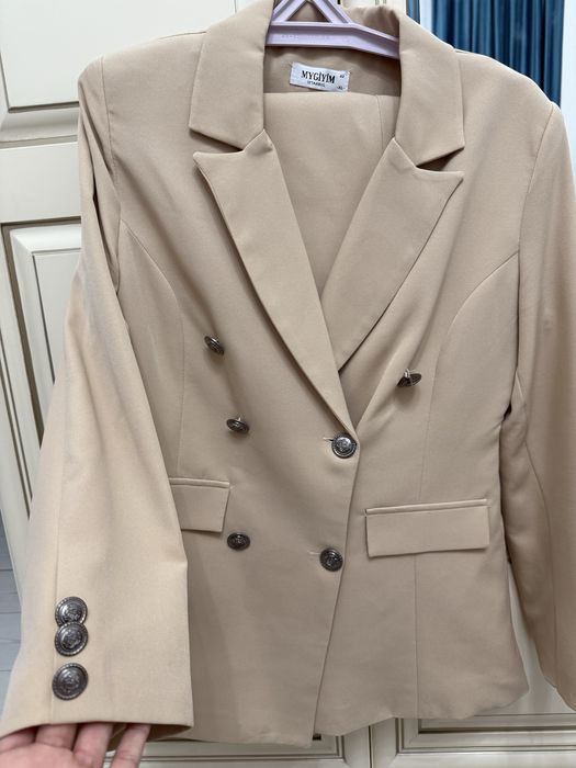 Женские костюмы