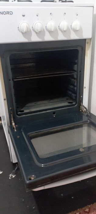 Продам газовую плиту