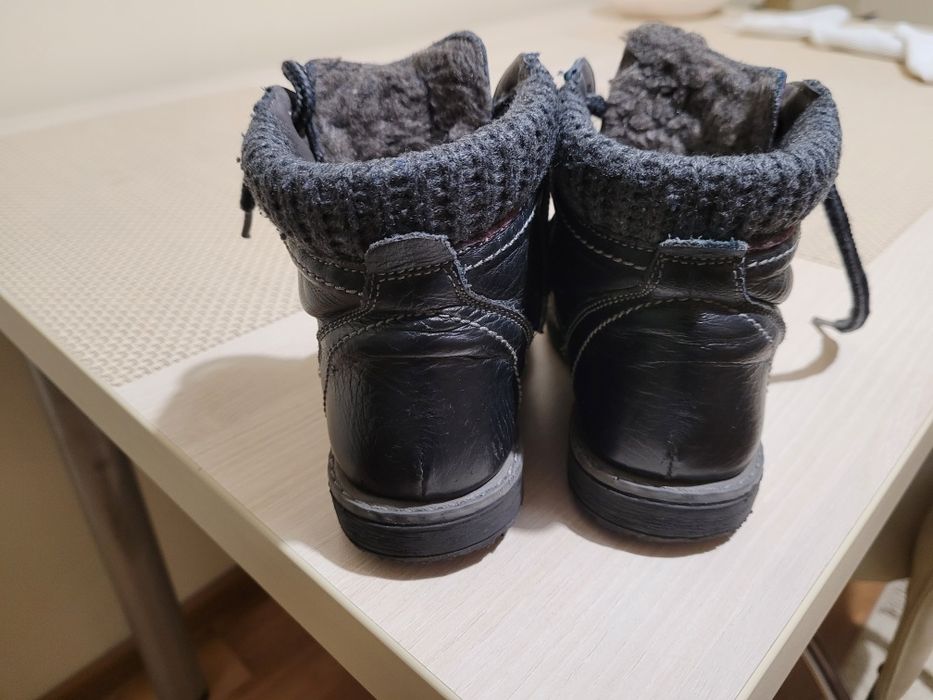 Ghete băieți din piele
