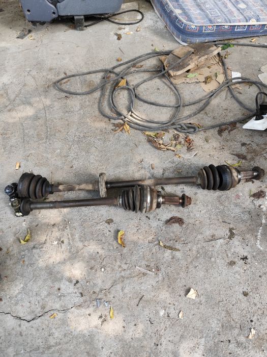 Полуоски за mazda demio бензин от 97 до 2003 година