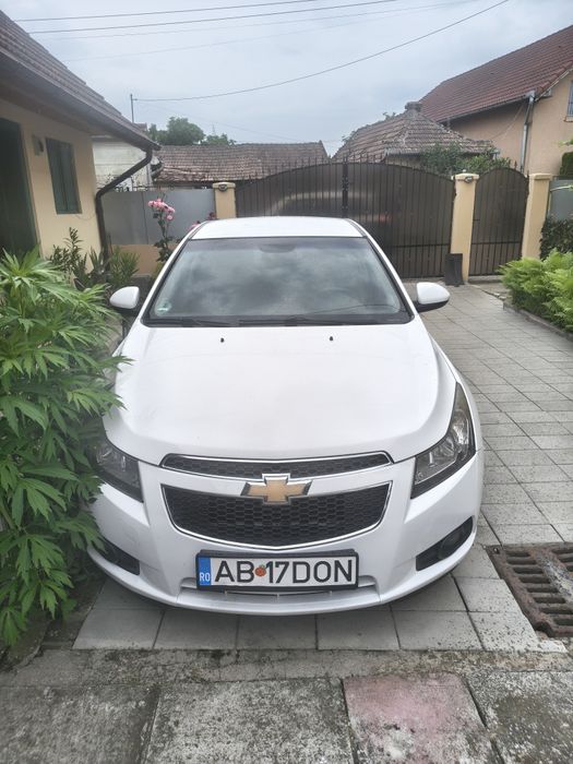 Vând Chevrolet Cruze