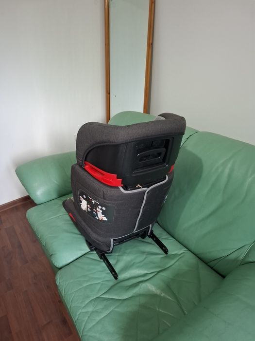 Scaun auto cu isofix