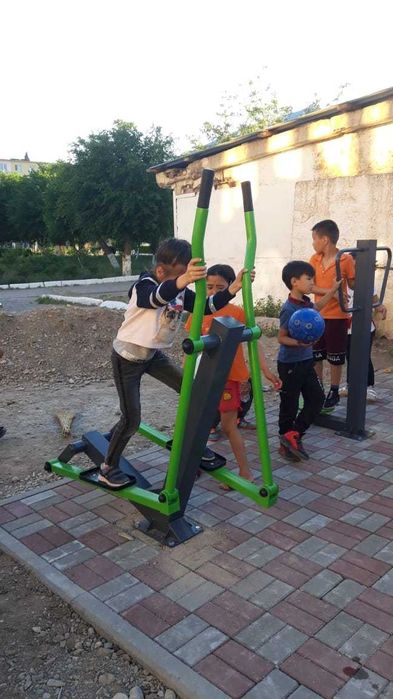 Уличные тренажеры в наличий