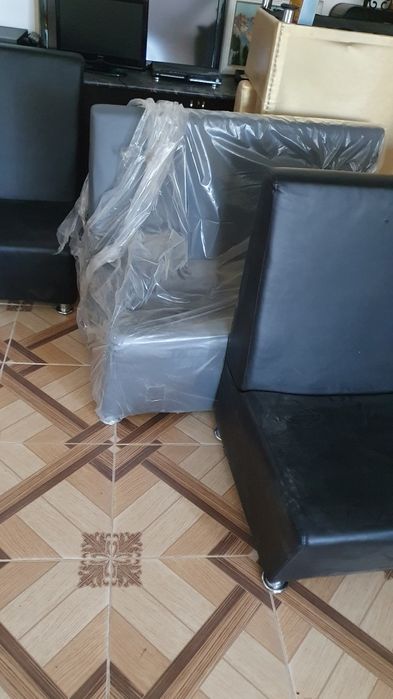 Диванчики малогабаритные, черный и серый