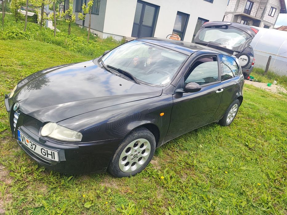 Vând Alfa Romeo 147