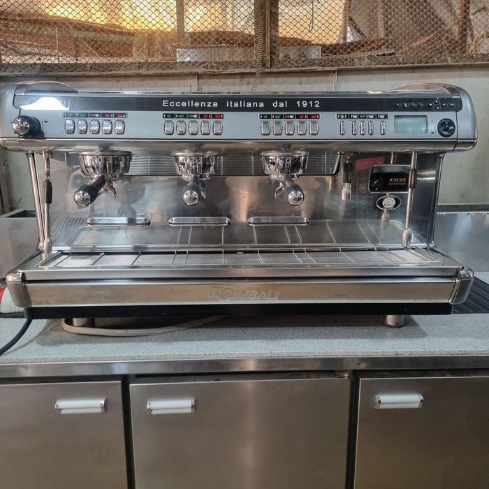 Kofe mashinka Italianski xolati ideal