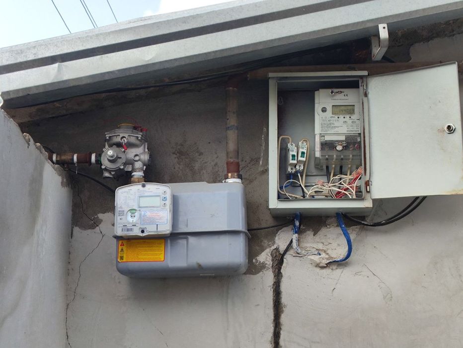 Уй сотилади. Срочно Урта чирчик хокимятига якин жой к