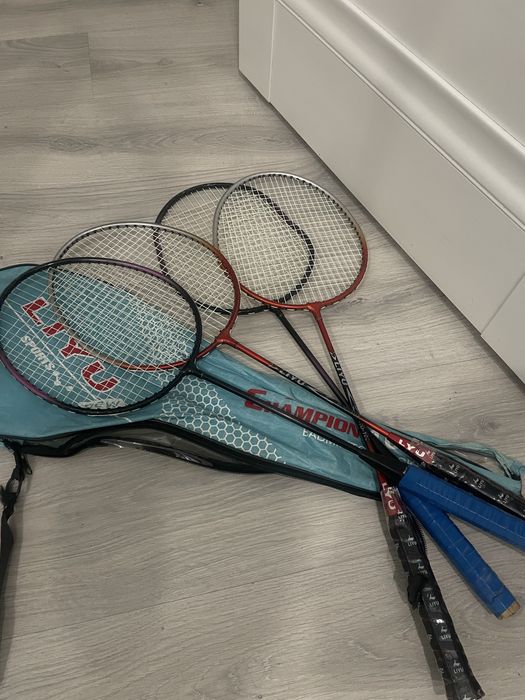 Ракетки для бадминтона