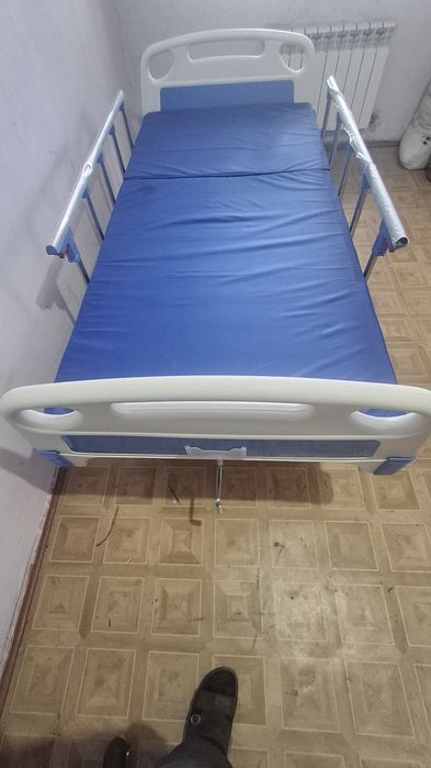 Медецинская кровать