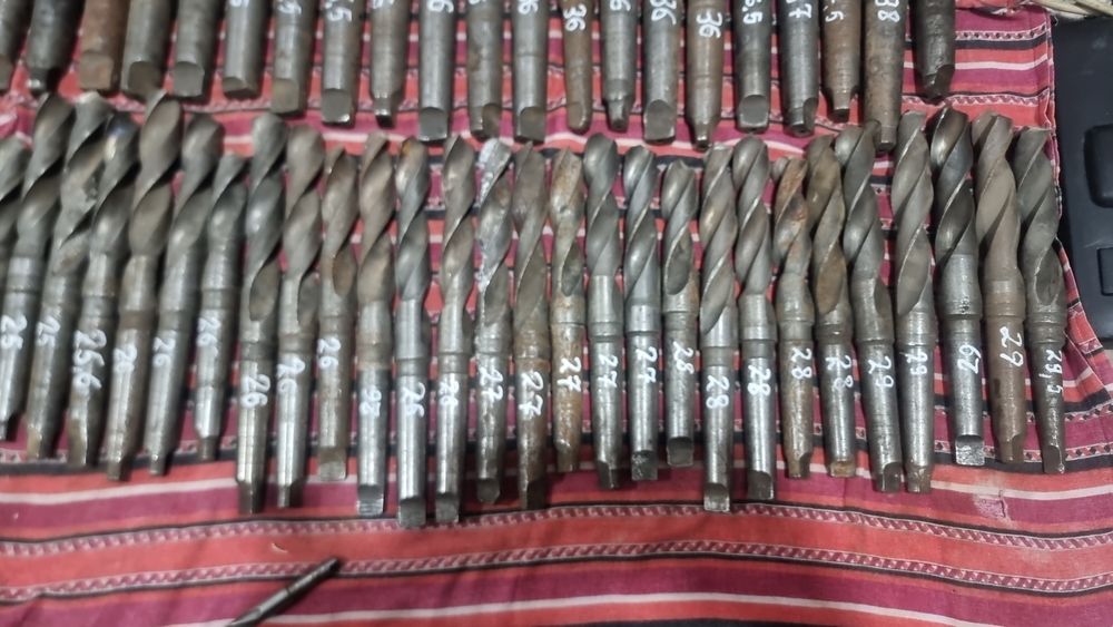 Sverlola sotiladi rassiyiskiy rabochiy holati yahshi razmerla har hil