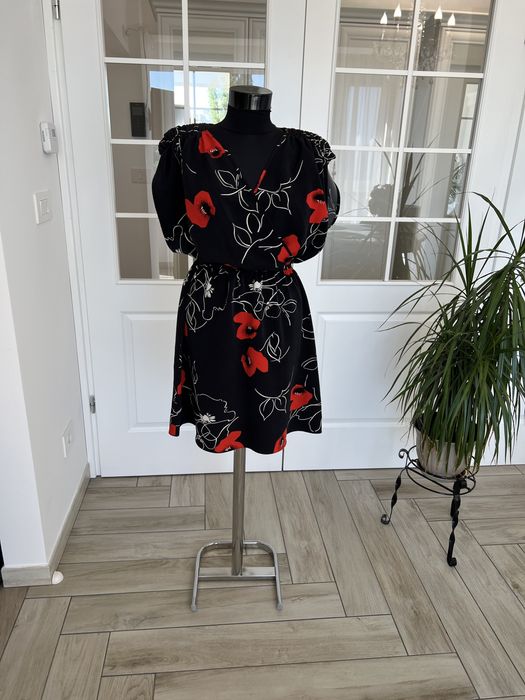 Rochie eleganta, imprimeu maci, Parfois, marimea S - M, stil Zara