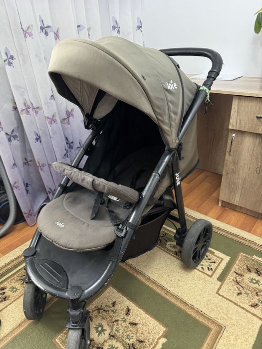Продам коляску Б/у  Марка Joie Litetrax 4 coal
