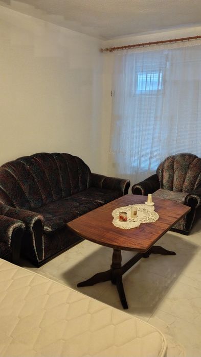 Дава се под наем Двустаен апартамент в Хасково, Промишлена зона - Изток - 70 кв.м за 306 € - Снимка #1