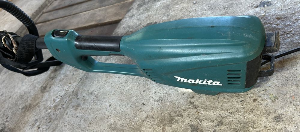 Trimer Electric Makita