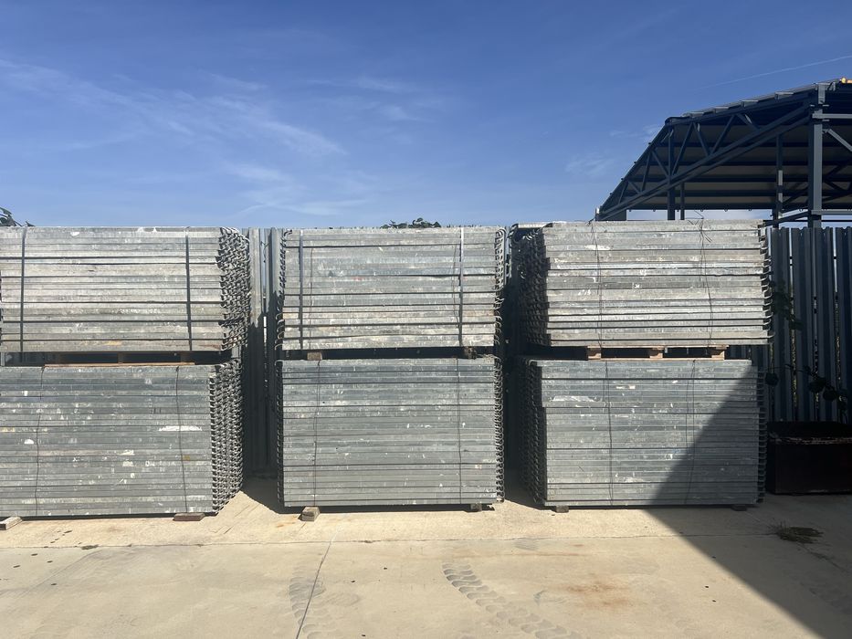 Поцинковани пътеки за фасадно скеле