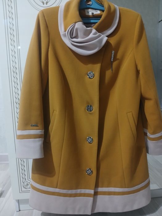 Пальто демисезонное