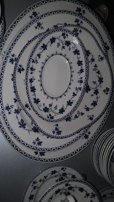 Serviciu masa porțelan veritabil Royal  Doulton  York Town