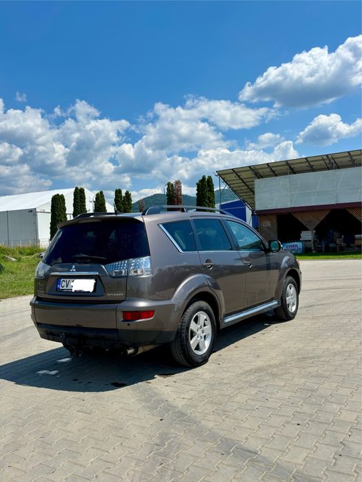 MITSUBISHI Outlander 0 — imagine 3