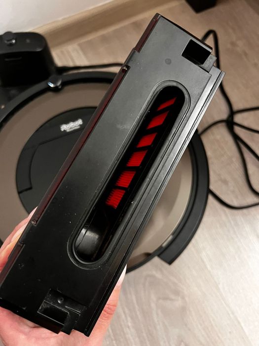 Продам IRobot Roomba 890