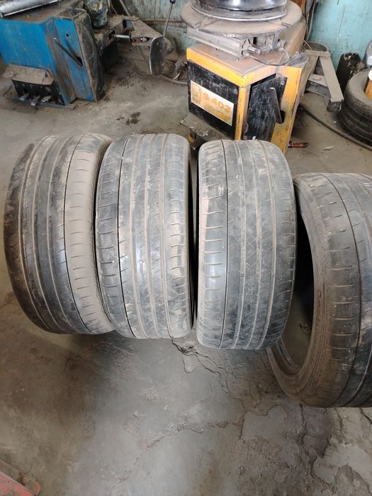 Продам комплект резины 245/45 р18