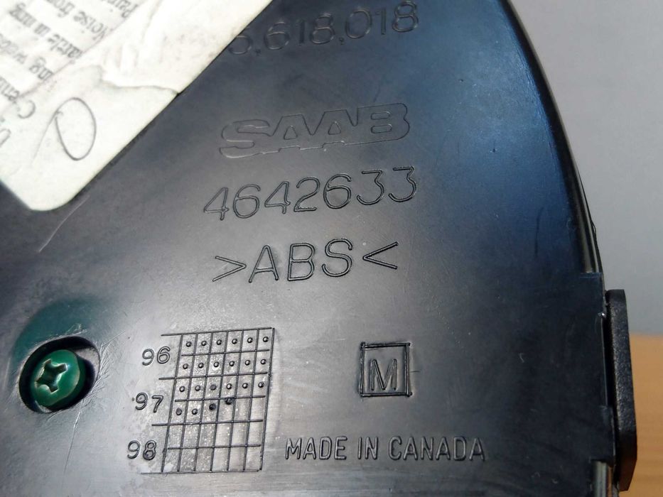 Поставка За Чаша / Къп Холдър за SAAB 9-5