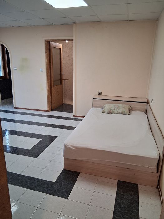 Продавам апартамент плевен център