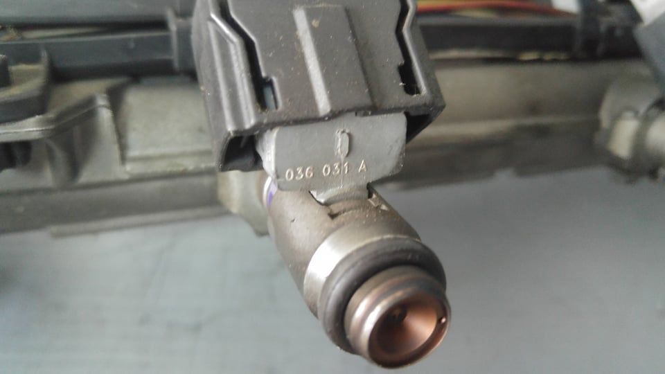 rampa cu injectoare 1.4 benz aub vw polo 9n golf 4 skoda fabia 1 seat cordoba 6l 036031a 036133319ak