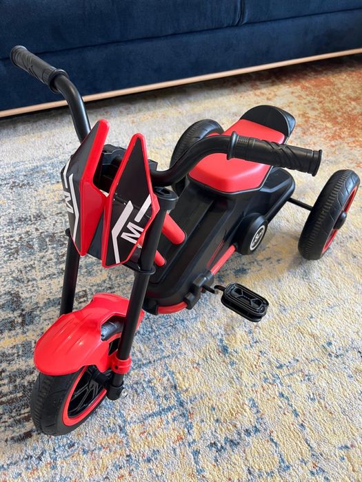 Tricicleta pentru copii