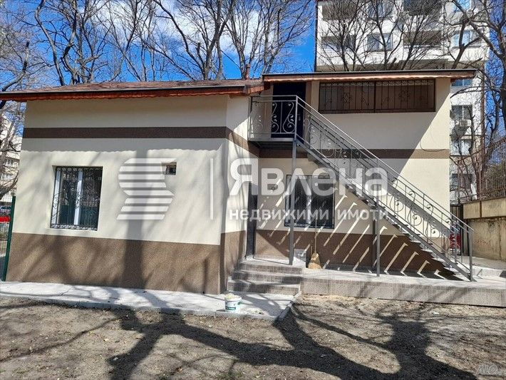 Дава се под наем Къща в Варна, Генералите - 152 кв.м за 2000 € - Снимка #1