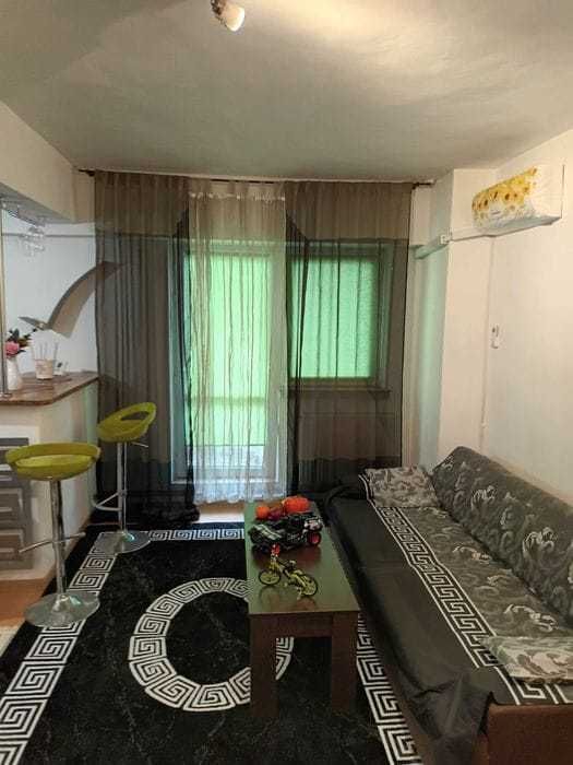 Inchiriez Studio Universitate. KFC .