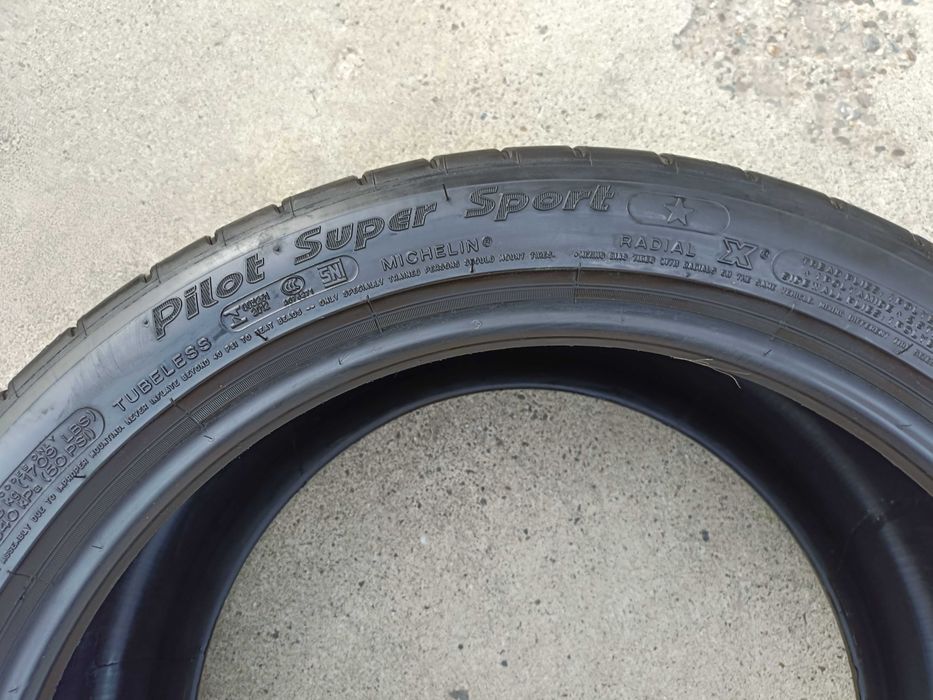 Doua anvelope vara 255 40 18 michelin pilot super sport profil de 7 mm