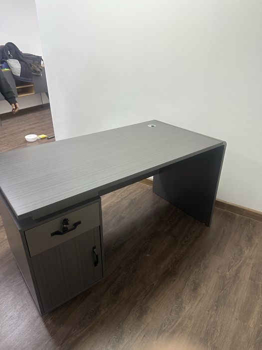 Продам столы офисные