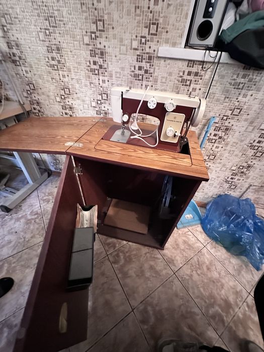 Швейная машина Чайка